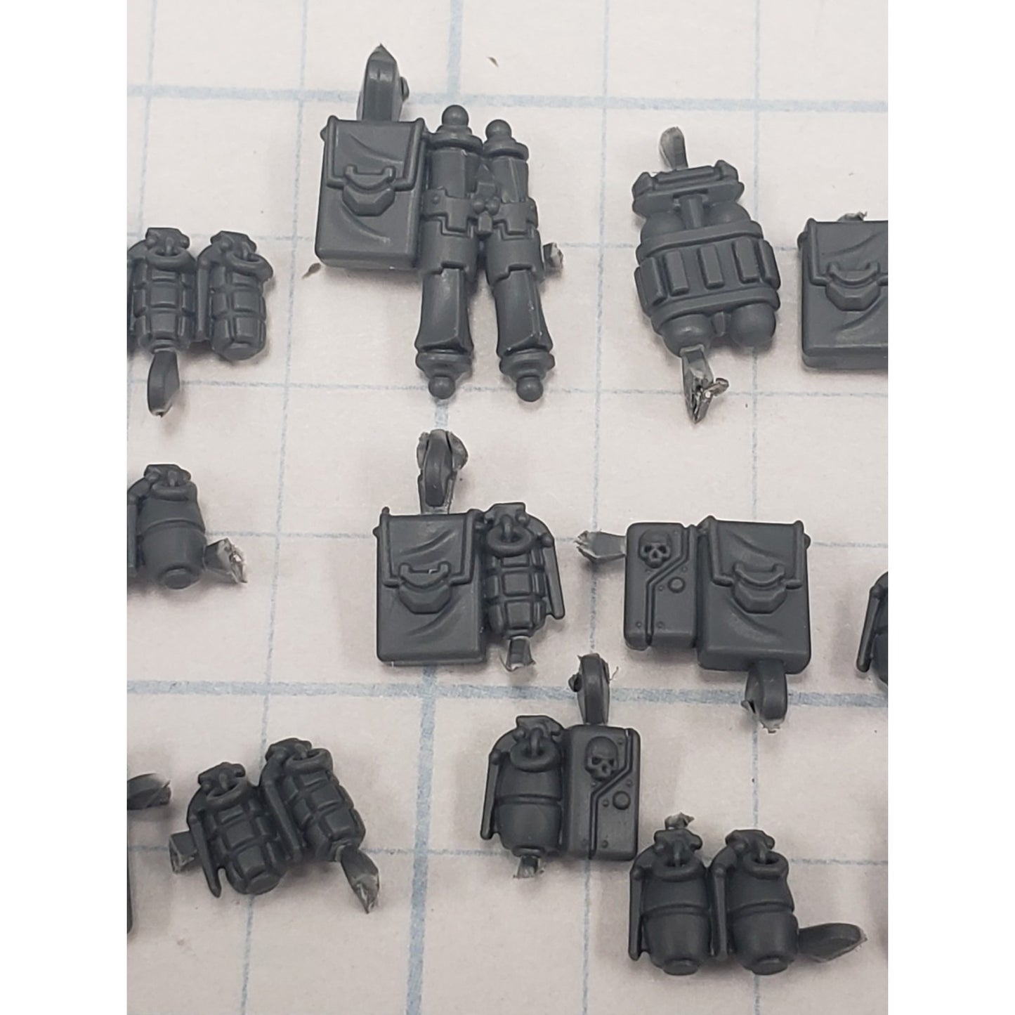 30K Space Marine Bits Mark VI Assault Squad Pouches Grenades P13
