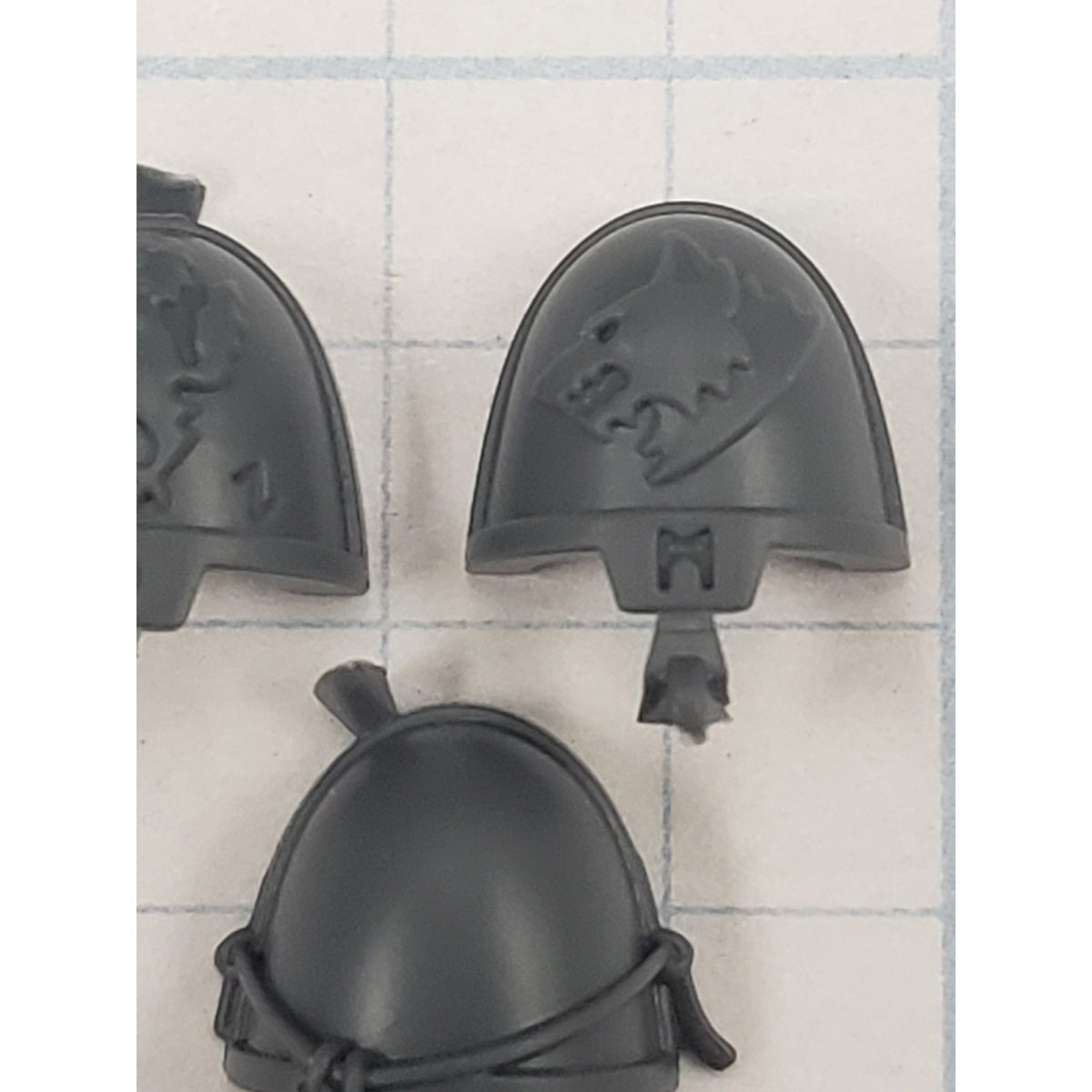 40k Space Wolves Bits Grey Hunters Pack Leader Shoulder Pads #62 Set