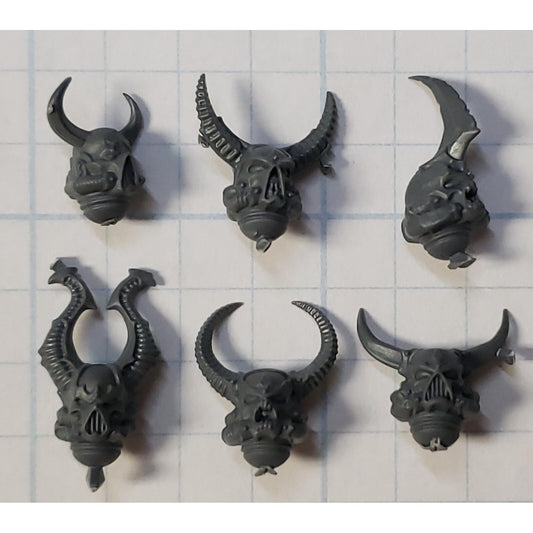 40k Chaos Space Marine Bits Chosen Horned Heretic Heads Helmet x6