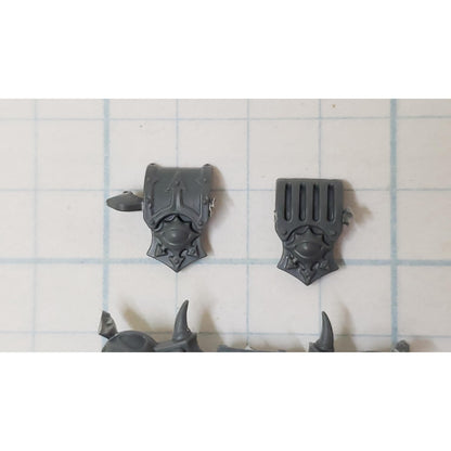 40K Chaos Space Marine Bits Legionary Champion Backpack w Icons #140