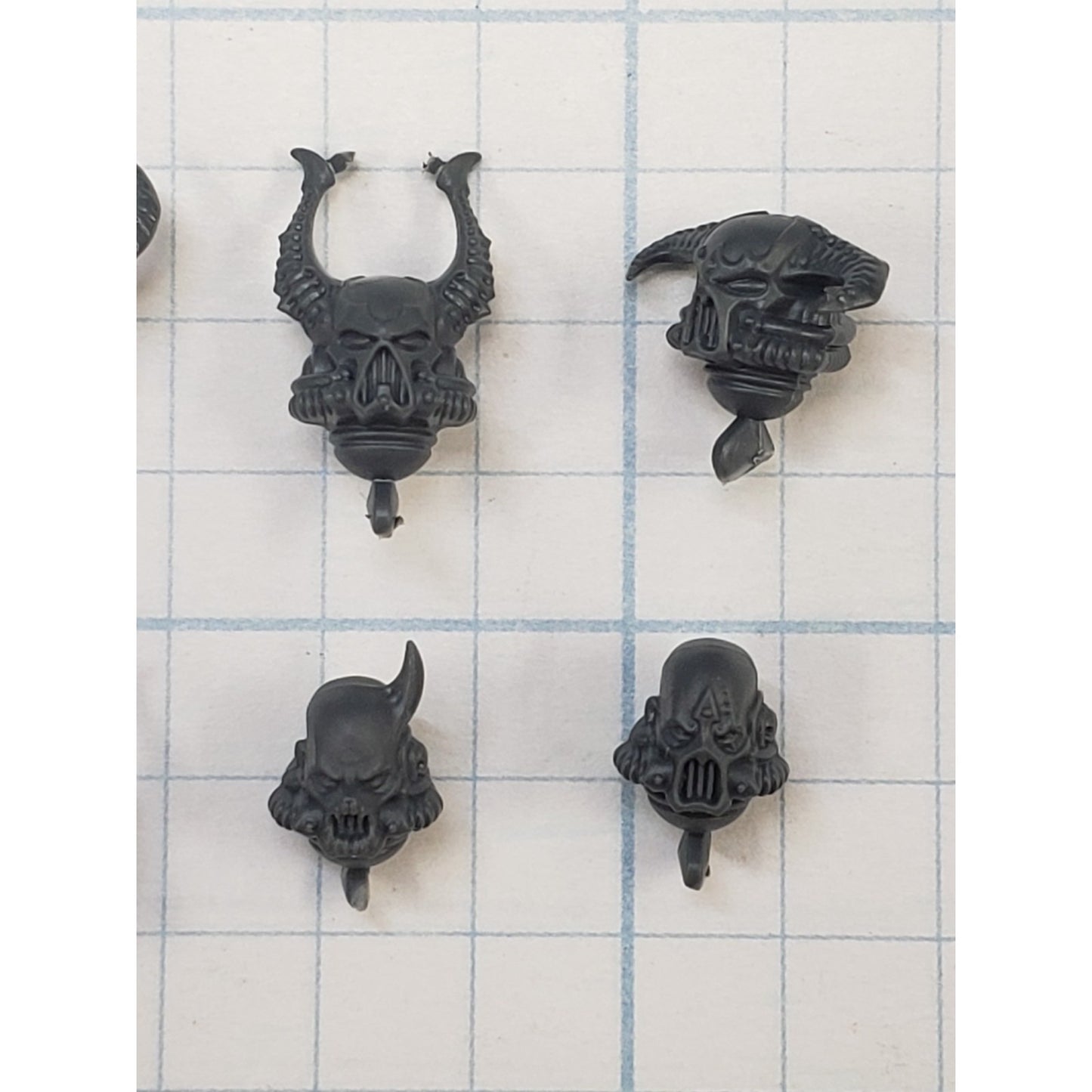 40K Chaos Space Marine Bits Legionary Heads w Horns x8 Veteran Set