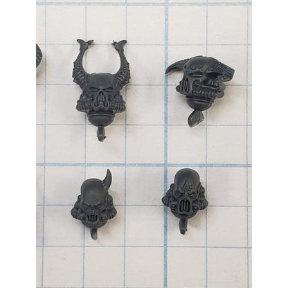 40K Chaos Space Marine Bits Legionary Heads w Horns x8 Veteran Set