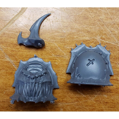 40k Chaos Space Marines Bit Daemon Prince Power Armor Shoulder Pads