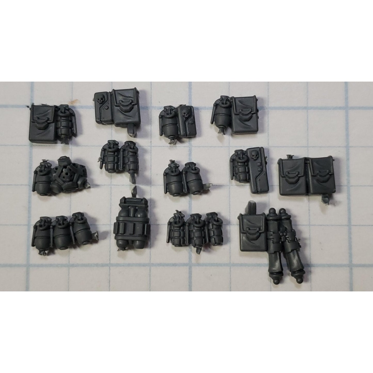 30K Space Marine Bits Mark VI Assault Squad Pouches Grenades P13