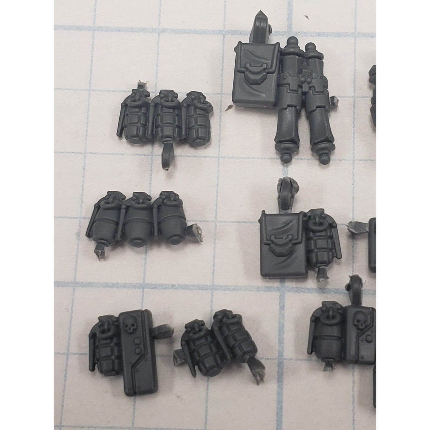 30K Space Marine Bits Mark VI Assault Squad Pouches Grenades P13