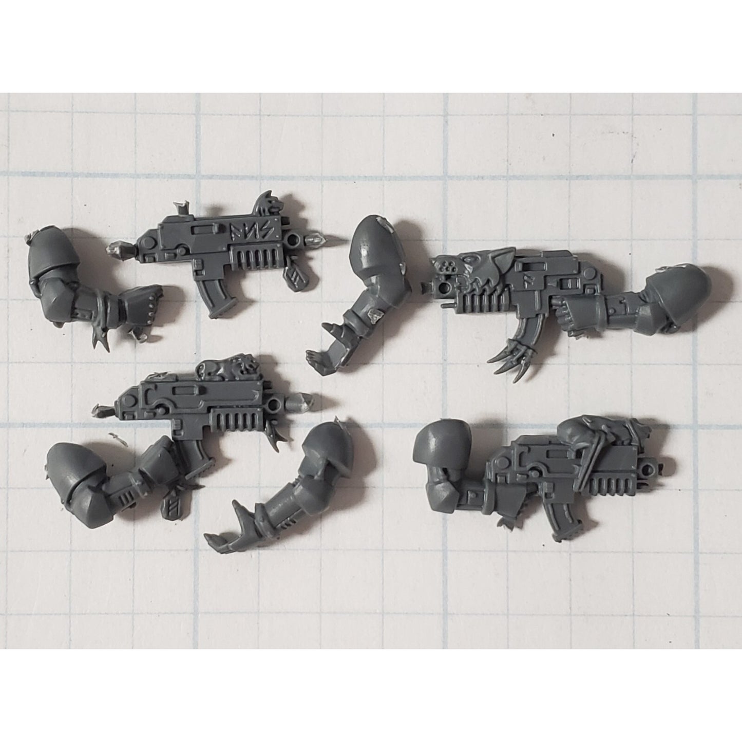 40k Space Wolves Bits Wolf Pack Grey Hunter Rune Engraved Bolters x4 W/Arms