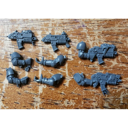 40k Space Wolves Bits Wolf Pack Grey Hunter Rune Engraved Bolters x4 W/Arms