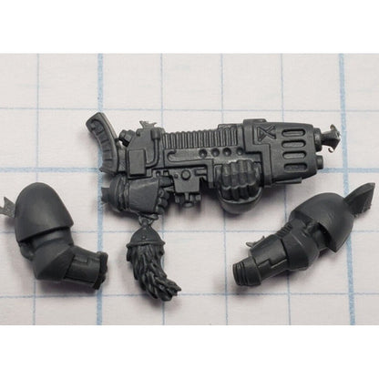 40k Space Wolves Bits Wolf Pack Blood Claws Engraved Plasmagun w Wolf Tail