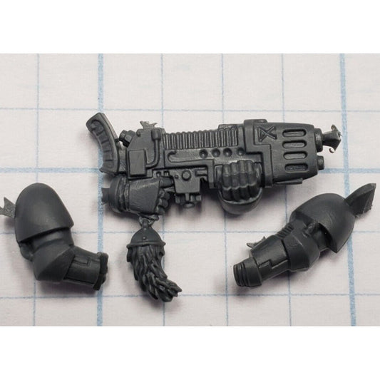 40k Space Wolves Bits Wolf Pack Blood Claws Engraved Plasmagun w Wolf Tail
