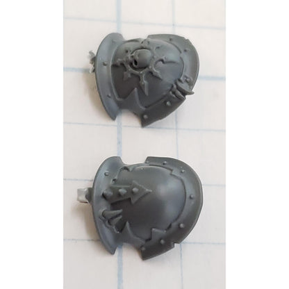 40K Chaos Space Marine Bits Legionary Shoulder Pads  w Skull #28