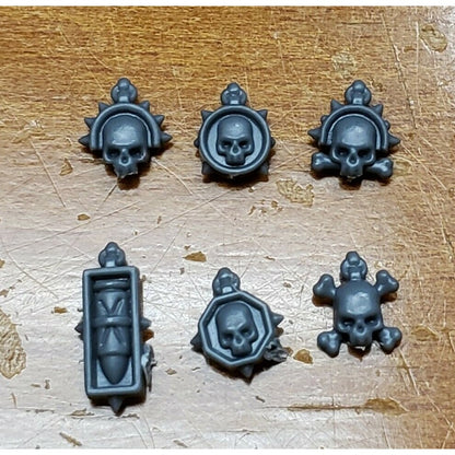 40K Space Marine Bits Infiltrator Incursor Veteran Crux Medal Relic Honors #94