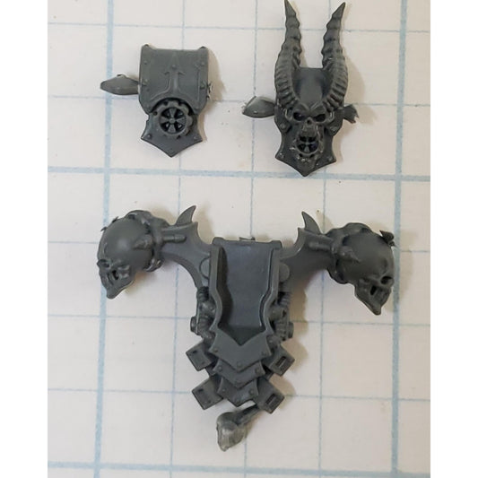 40K Chaos Space Marine Bits Legionary Champion Backpack w Icons #143