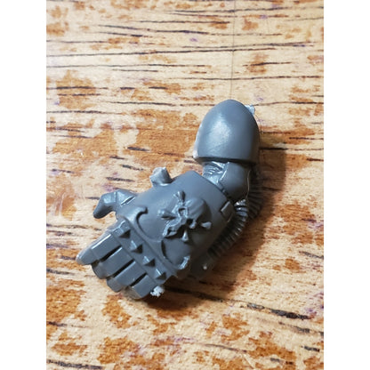 40k Space Wolves Bits Wolf Pack Wolf Guard Skull & Cross Bones Power Fist