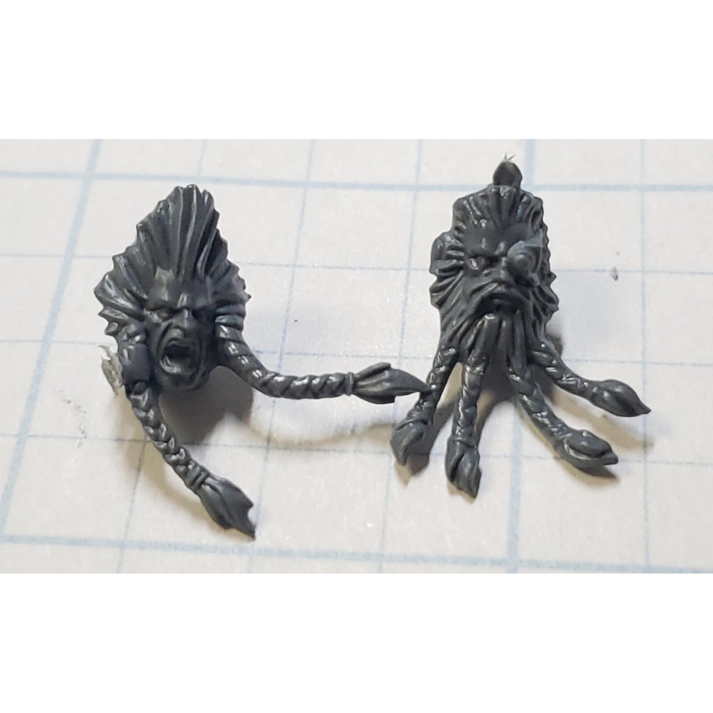 40k Space Wolves Bits Wolf Pack Grey Hunter Veteran Bare Heads w Braids x2