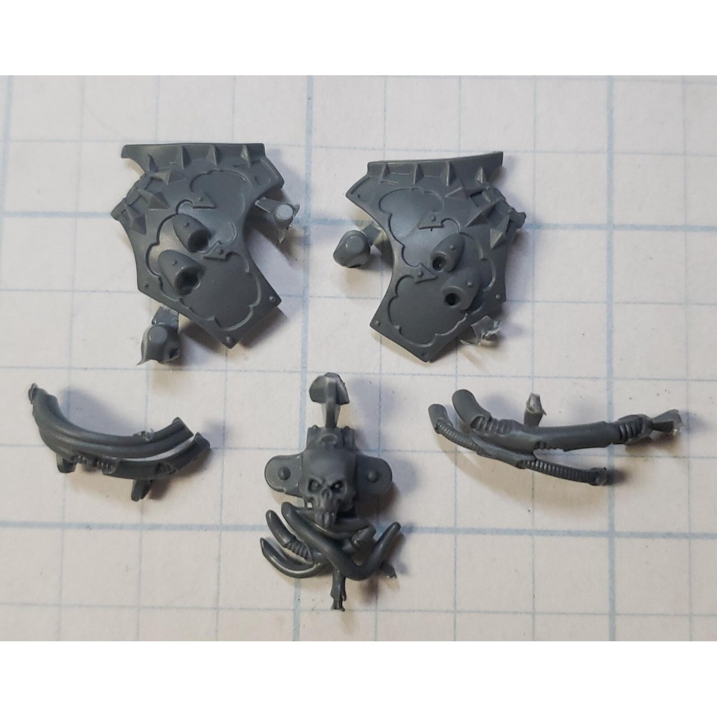 40k Chaos Space Marines Bit Daemon Prince Power Armor Chest w Cables Set