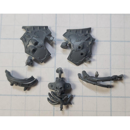 40k Chaos Space Marines Bit Daemon Prince Power Armor Chest w Cables Set