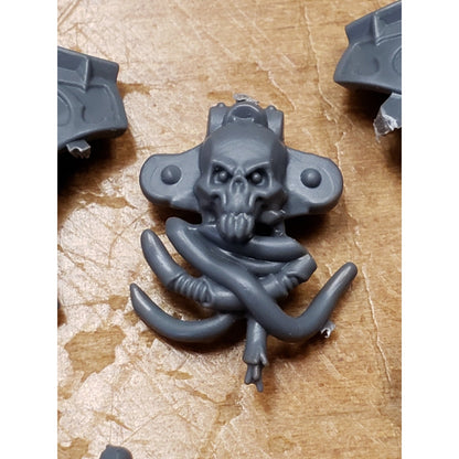 40k Chaos Space Marines Bit Daemon Prince Power Armor Chest w Cables Set