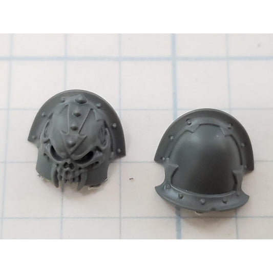 40K Chaos Space Marine Bits Legionary Shoulder Pads w Skull  #93