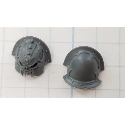 40K Chaos Space Marine Bits Legionary Shoulder Pads w Skull  #93