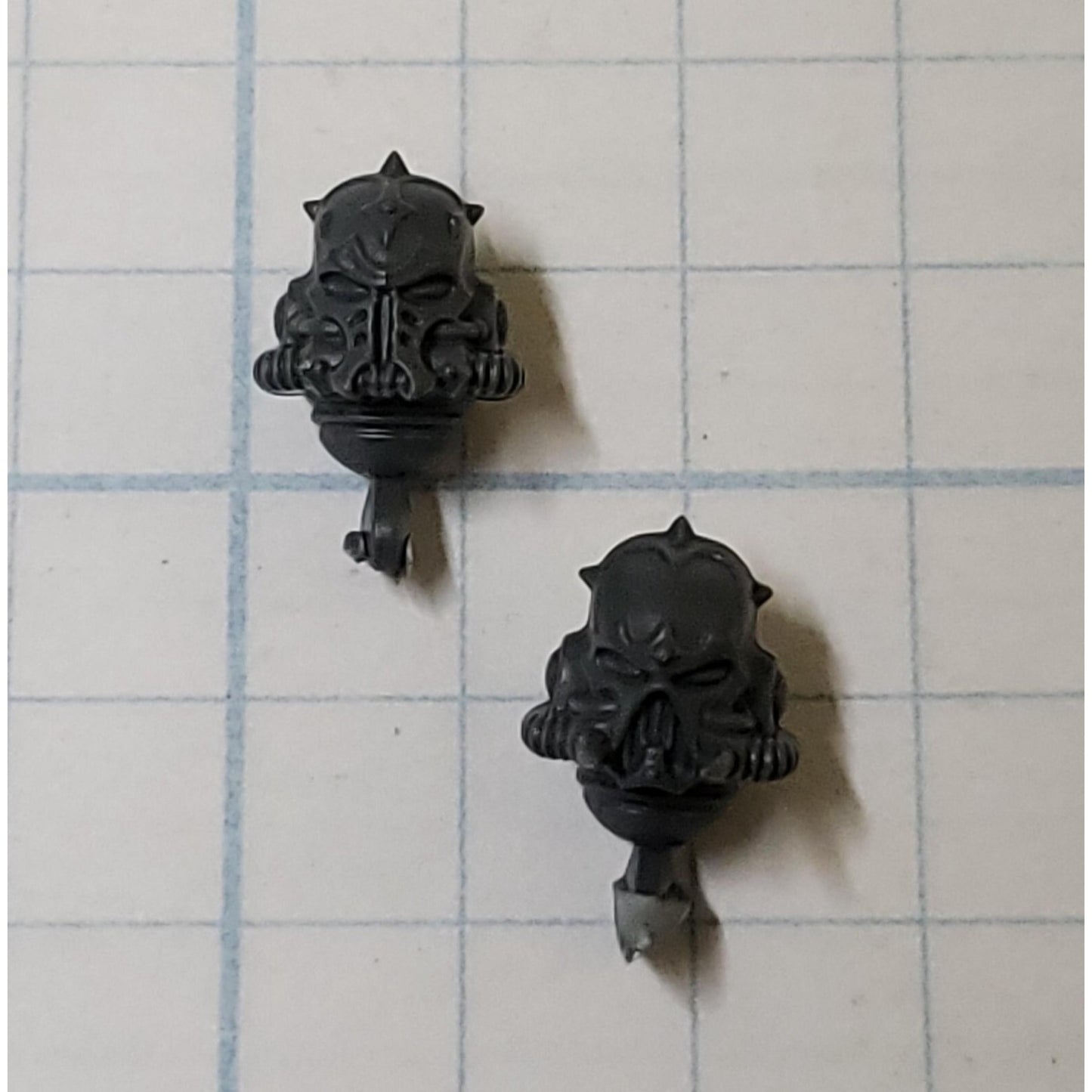 40K Chaos Space Marine Bits Legionary Heads w Helmet x2 #119