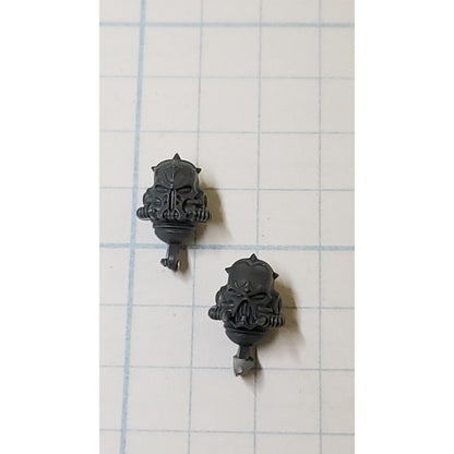 40K Chaos Space Marine Bits Legionary Heads w Helmet x2 #119
