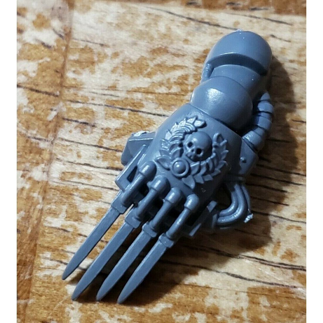 40k Space Marine Bits Devastator Left Lightning Claw Laurels