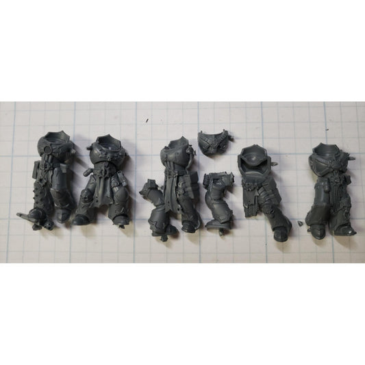 40K Chaos Space Marine Bits Legionary Torso Legs x5 Set