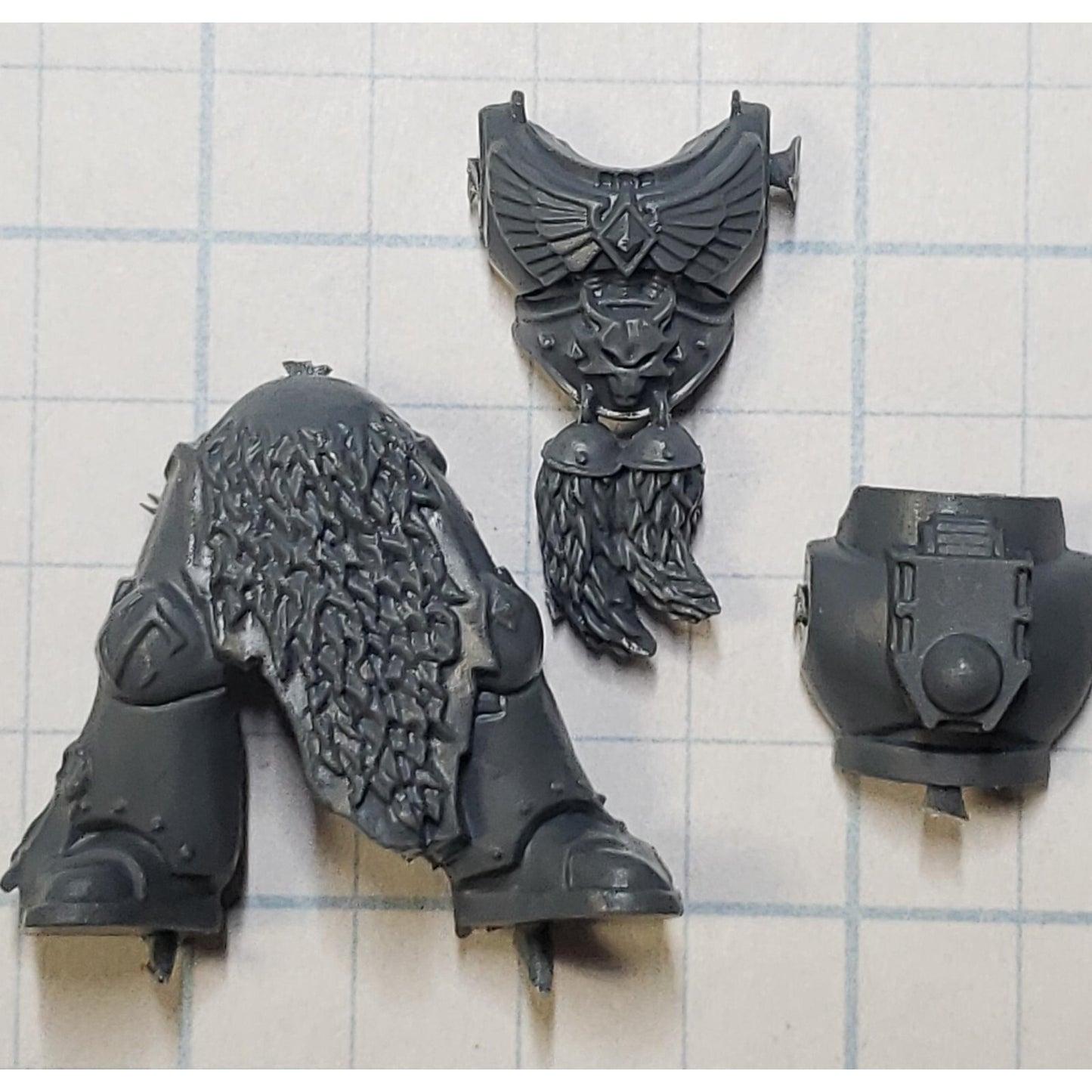 40k Space Wolves Bits Wolf Pack Wolf Guard Torso Legs w Pelt Tabard & Tails