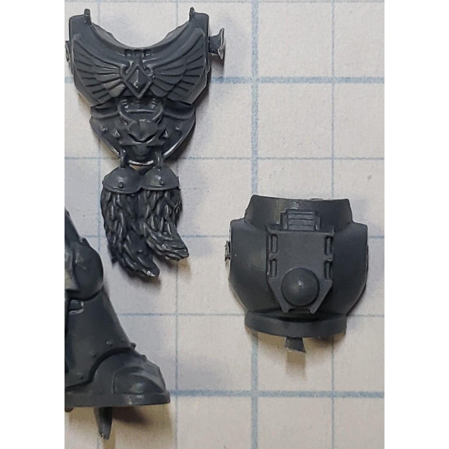 40k Space Wolves Bits Wolf Pack Wolf Guard Torso Legs w Pelt Tabard & Tails