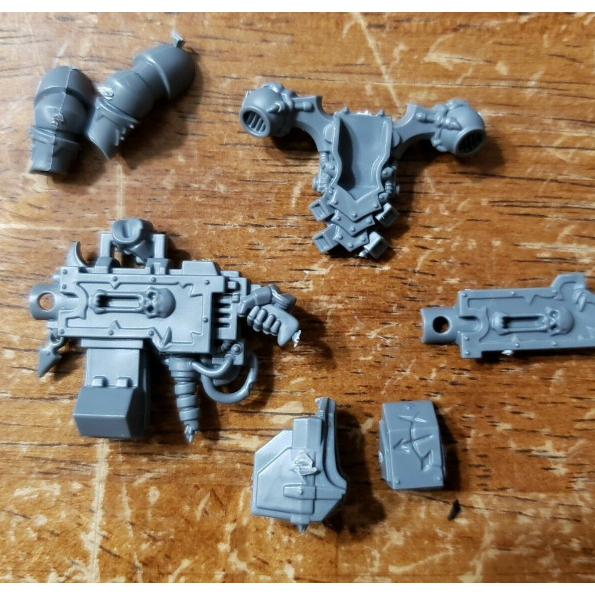 40K Chaos Space Marine Bits Legionary Heavy Bolter w Backpack & Ammo