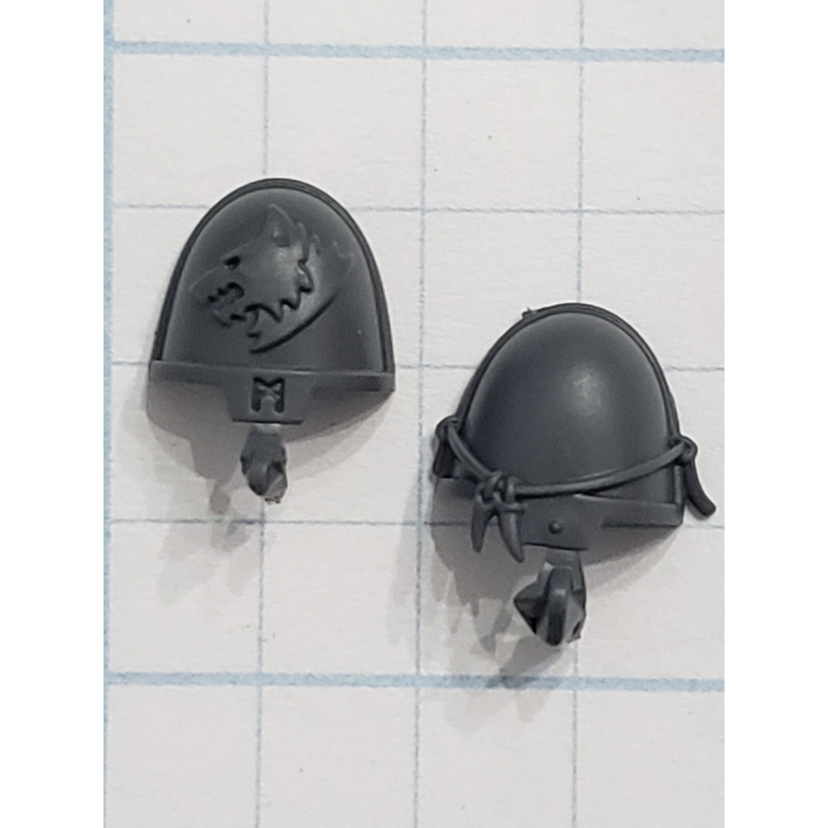 40k Space Wolves Bits Grey Hunters Pack Leader Shoulder Pads #62 Set