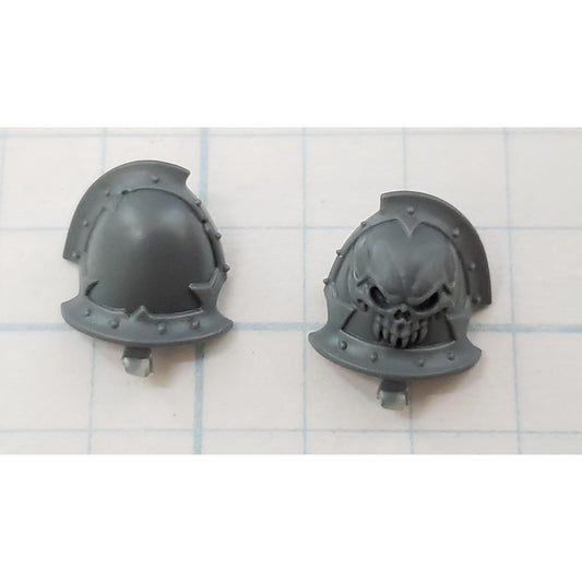 40K Chaos Space Marine Bits Legionary Shoulder Pads  w Skulls #08
