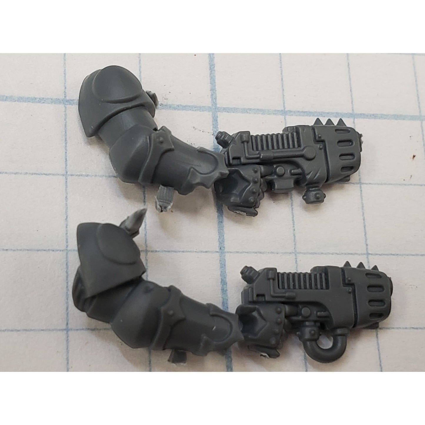 40k Chaos Space Marine Bits Chosen Traitor Plasma Pistol w Arms x2