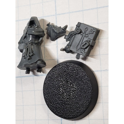 40k Dark Angels Bits Upgrade Robed Watcher in the Dark w Book of Litanies #45