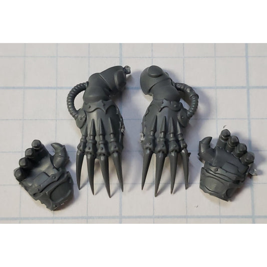 40k Chaos Space Marine Bits Chosen Engraved Lightning Claws Set