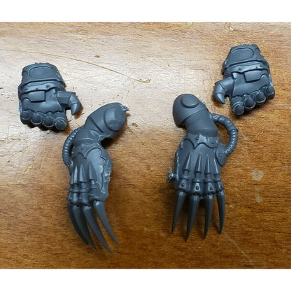 40k Chaos Space Marine Bits Chosen Engraved Lightning Claws Set