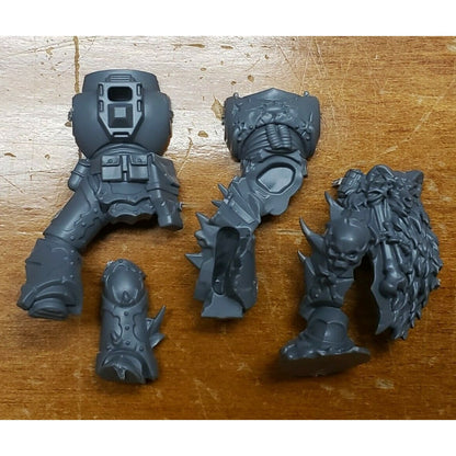 40k Chaos Space Marine Bits Chosen Engraved Torso & Legs Set #26