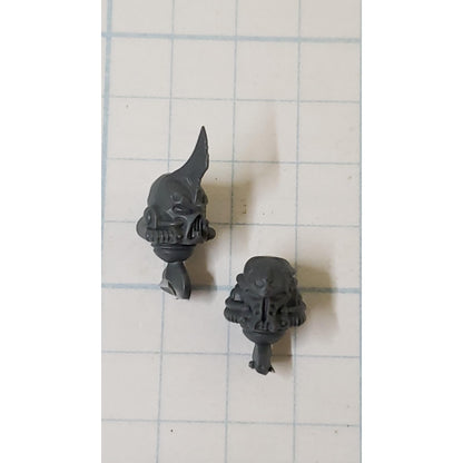 40K Chaos Space Marine Bits Legionary Heads w Helmets #123