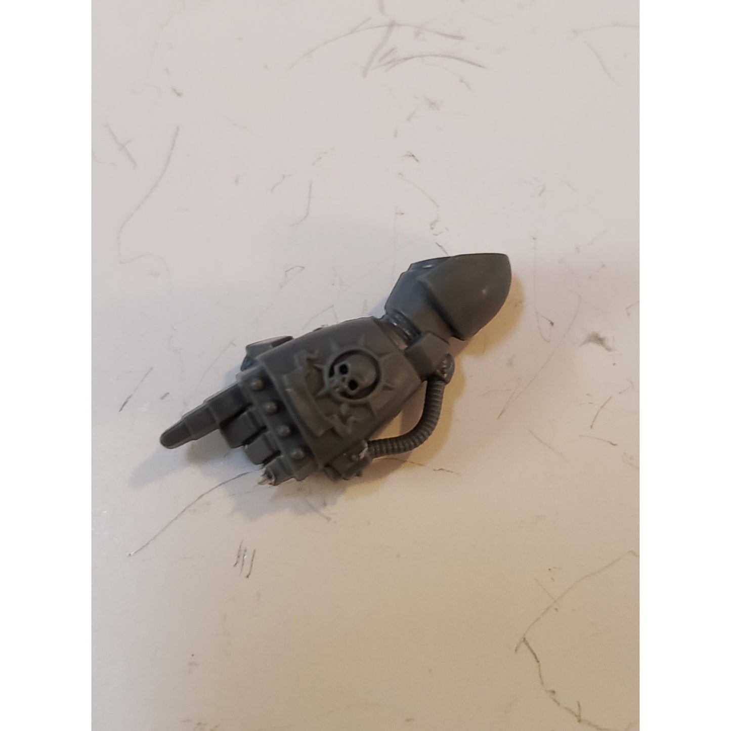40k Space Marine Bits Devastator Crown & Skull Pointing Power Fist