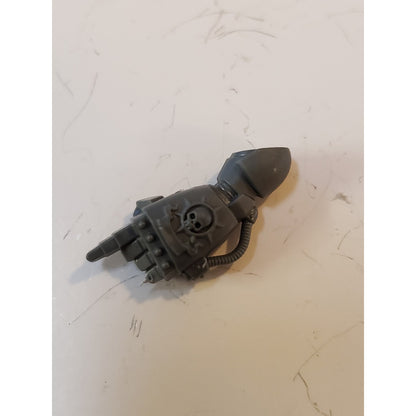 40k Space Marine Bits Devastator Crown & Skull Pointing Power Fist