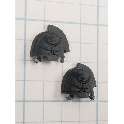 40k Space Marine Bits Aggressor Sergeant Skull Wreath Shoulder Pads