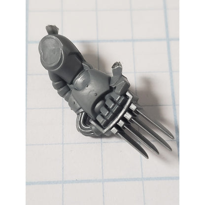 40k Space Marine Bits Devastator Left Lightning Claw x5 Set