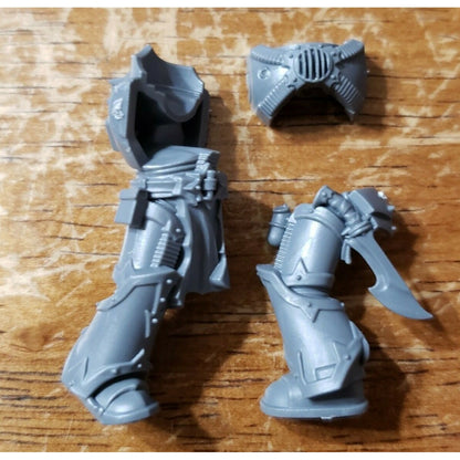 40K Chaos Space Marine Bits Legionary Torso Legs #94