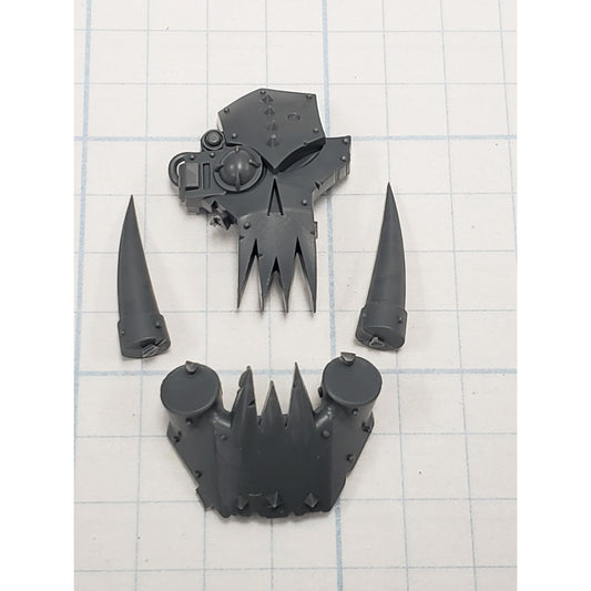40k Ork Bits Deff Dread Front Jaw Armor w Skull #11