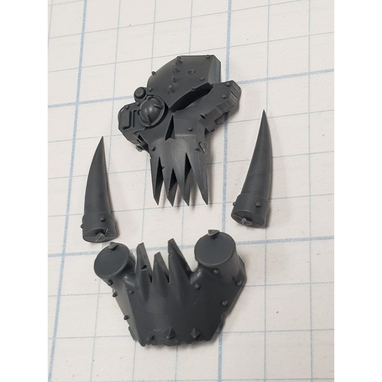 40k Ork Bits Deff Dread Front Jaw Armor w Skull #11