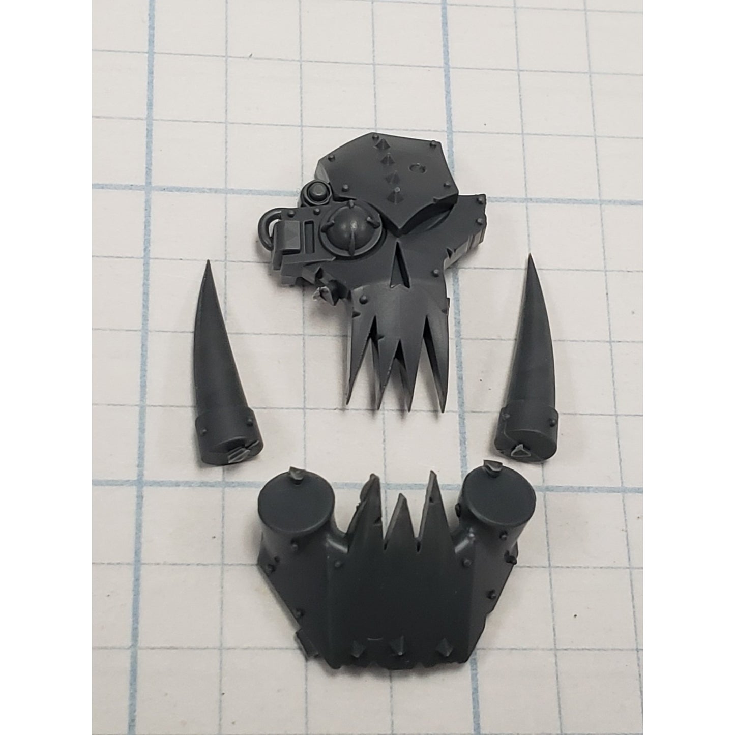 40k Ork Bits Deff Dread Front Jaw Armor w Skull #11