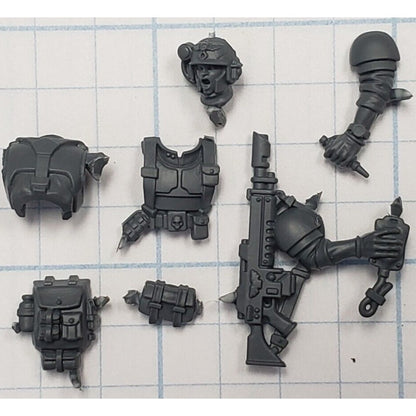 40k Astra Militarum Bits Cadian Upgrade Medic Medicea w Bandages Kit