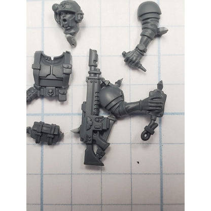 40k Astra Militarum Bits Cadian Upgrade Medic Medicea w Bandages Kit