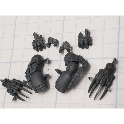 30K Space Marine Bits Mark 6 VI Assault Squad Lightning Claw Pair #82