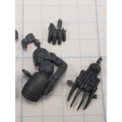 30K Space Marine Bits Mark 6 VI Assault Squad Lightning Claw Pair #82